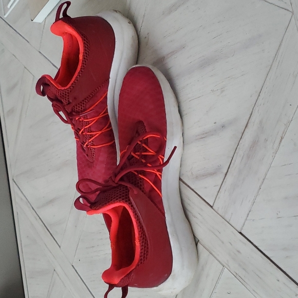 Nike shoes - Picture 3 of 4